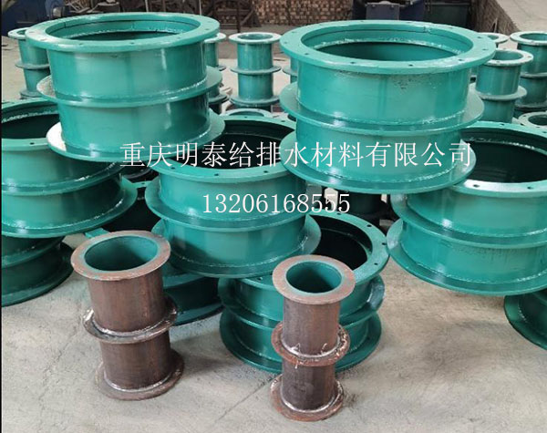 在采用柔性防水套管時(shí)對(duì)內(nèi)部密封的要求比較嚴(yán)格 在采用柔性防水套管時(shí)對(duì)內(nèi)部密封的要求比較嚴(yán)格